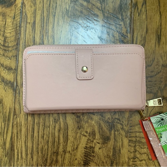 Badgley Mischka Long Wallet with Phone Pocket Wristlet Blush BM-4178 NEW - Picture 3 of 6